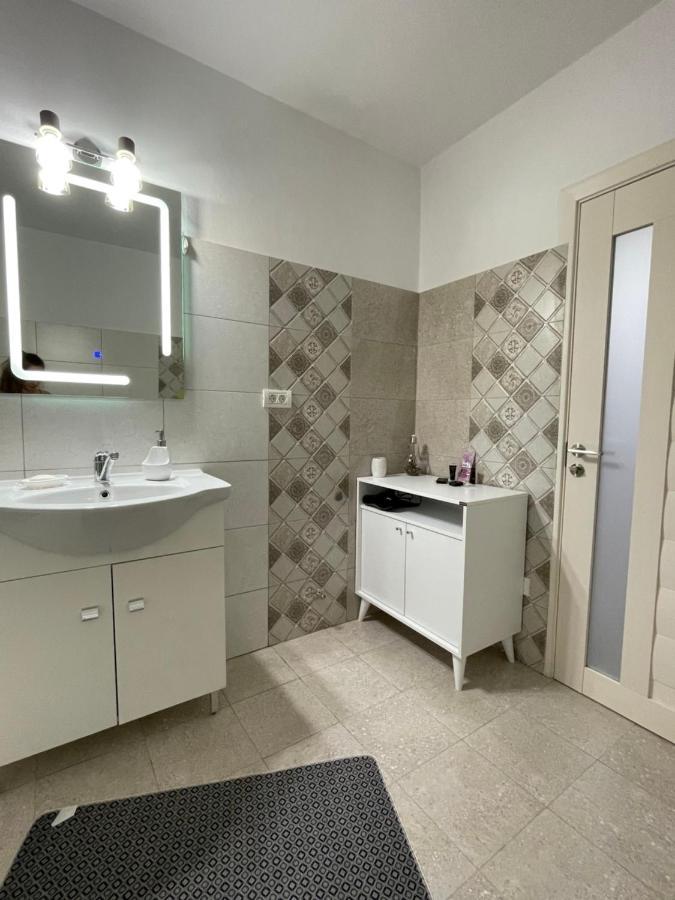 La Mary In Old Town Apartment Sibiu Bagian luar foto